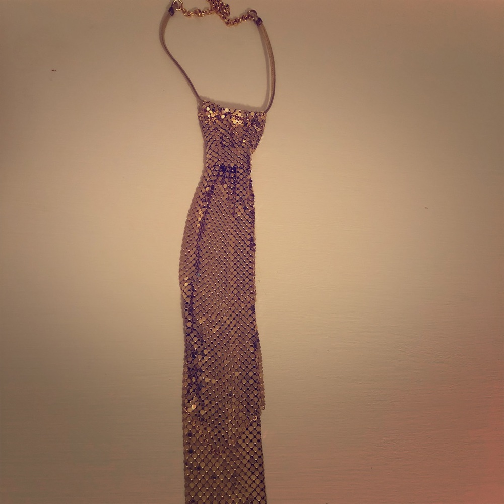 Long tie mesh gold necklace